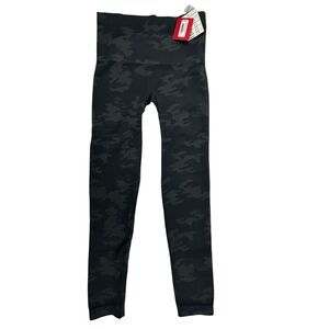 NEW Spanx EcoCare Seamless Leggings Size Medium Black Camo High Waisted